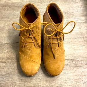 Toms Wedge Booties
